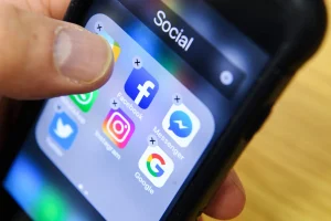 Twitter-Facebook-Instagram